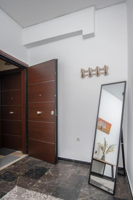 Lovely,Central, Spacious 2-Bedrooms Apartment Pireus Zewnętrze zdjęcie