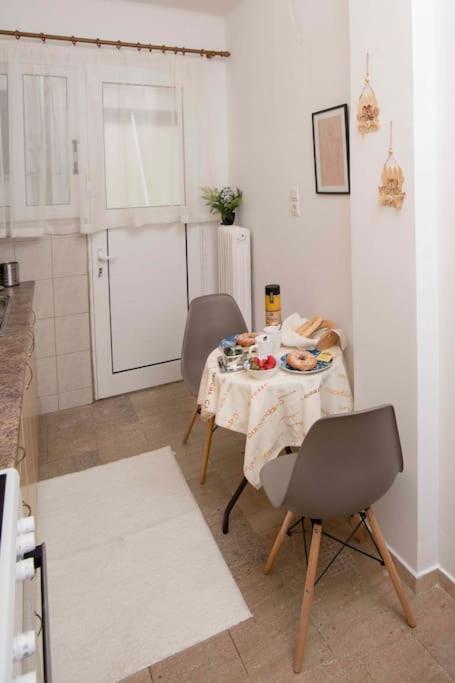 Lovely,Central, Spacious 2-Bedrooms Apartment Pireus Zewnętrze zdjęcie